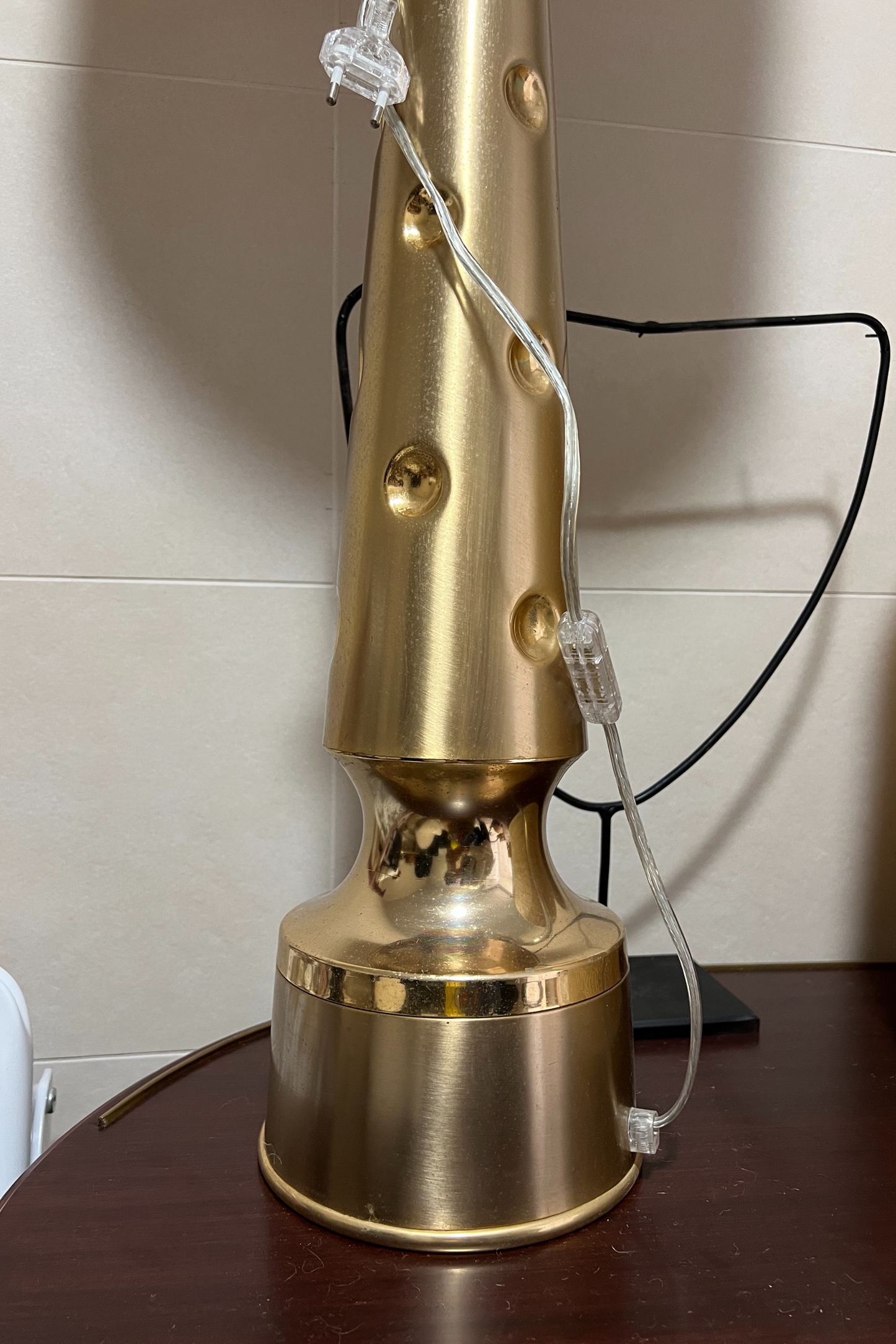 Lampada da scrivania in metallo dorato, stile moderno italiano di metà secolo