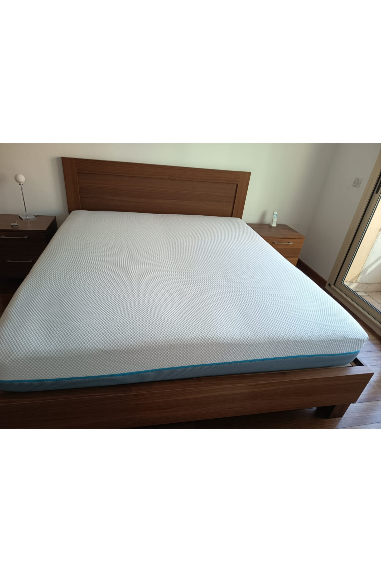 BoConcept Lugano King Size Bed (180x200cm) with Simba Hybrid Mattress & Topper