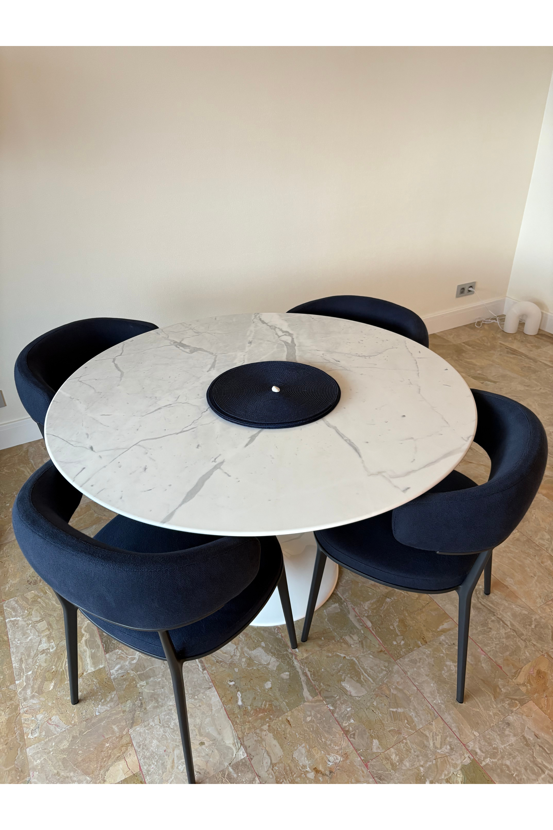 Set of 4 Contemporary Designer Dining Chairs