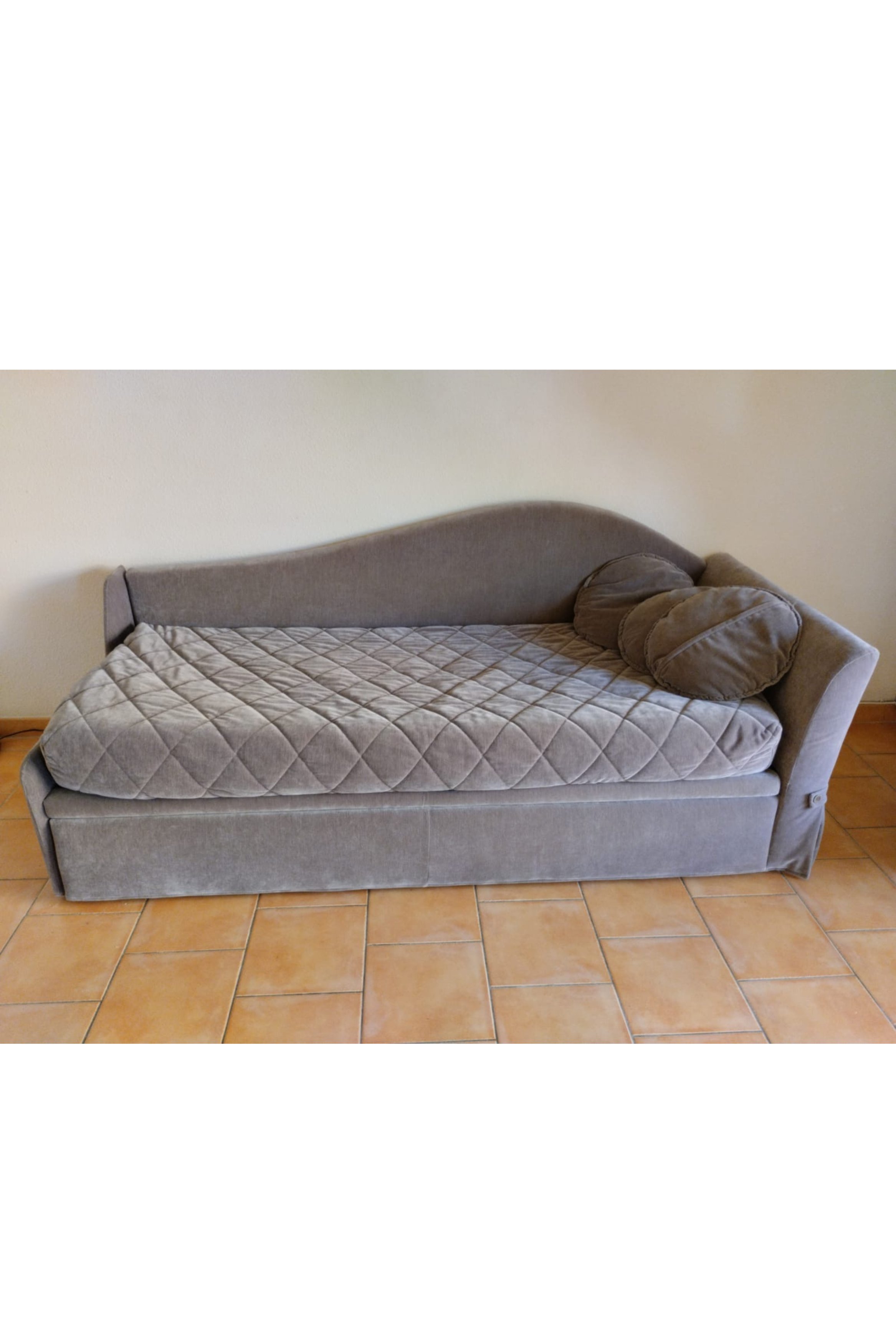 Dienne Chaise Longue Sofa Bed with Pull-Out Guest Bed