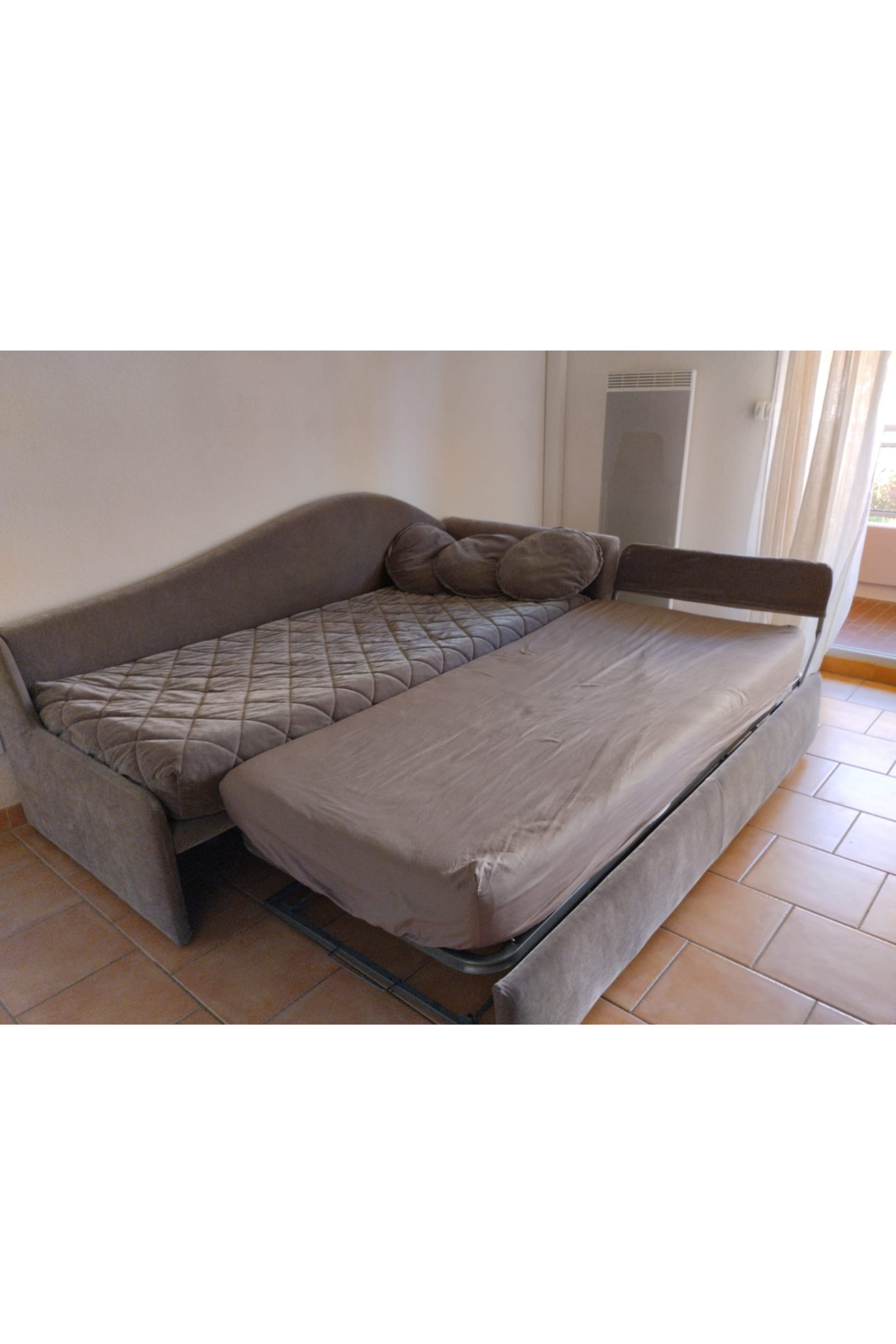 Dienne Chaise Longue Sofa Bed with Pull-Out Guest Bed