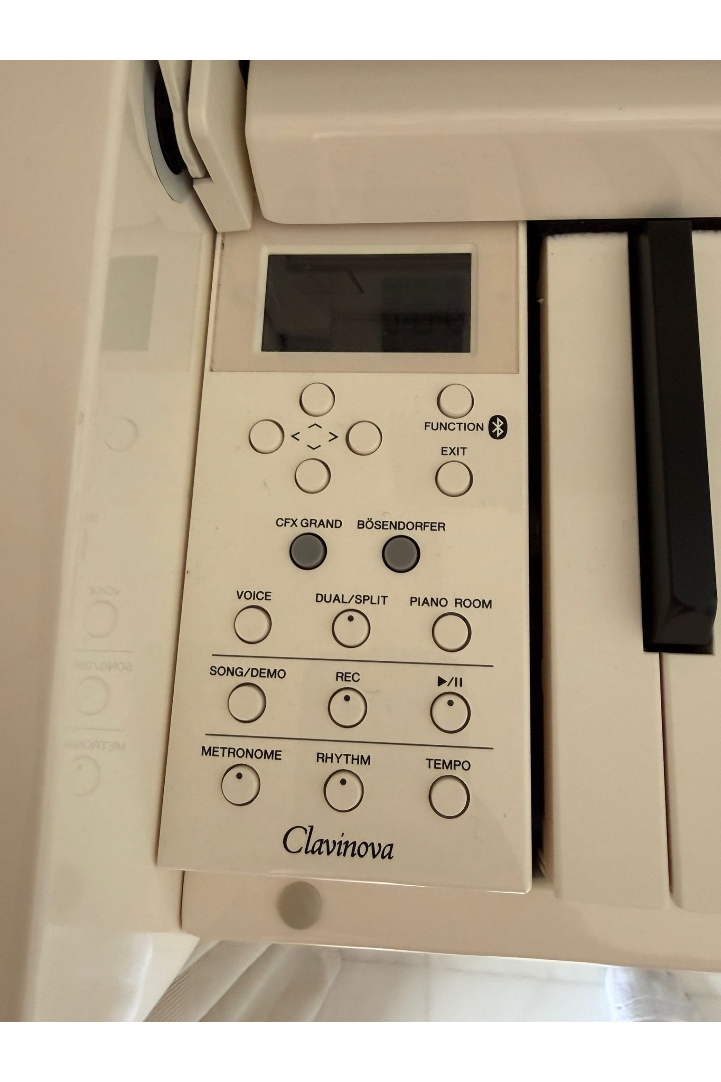 Yamaha Clavinova CLP-685 Digital Piano