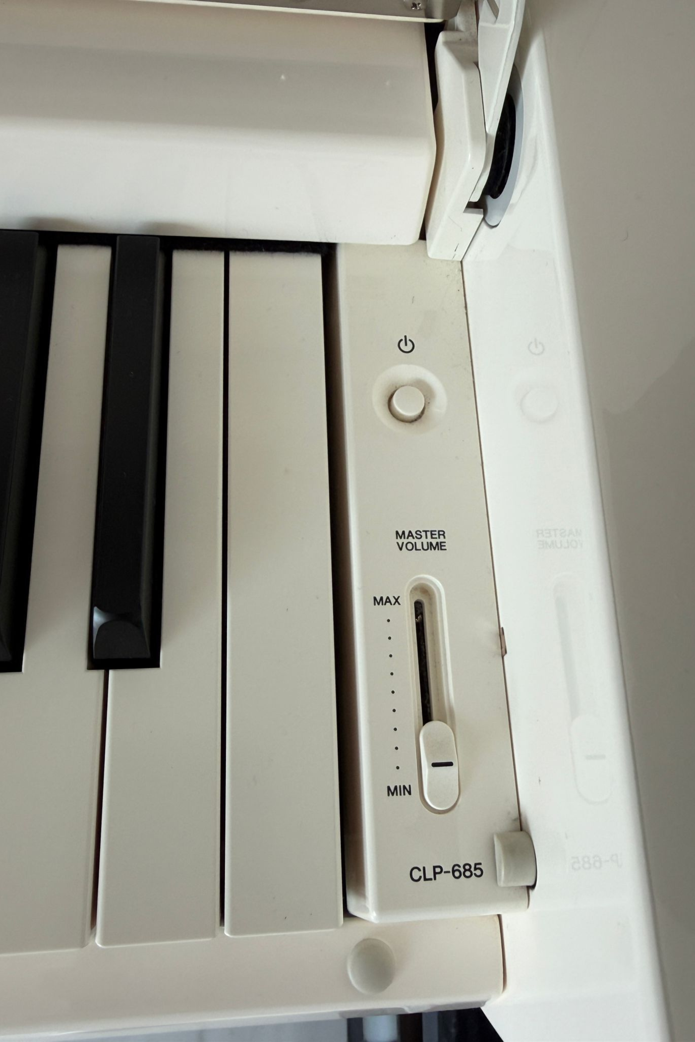 Yamaha Clavinova CLP-685 Digital Piano