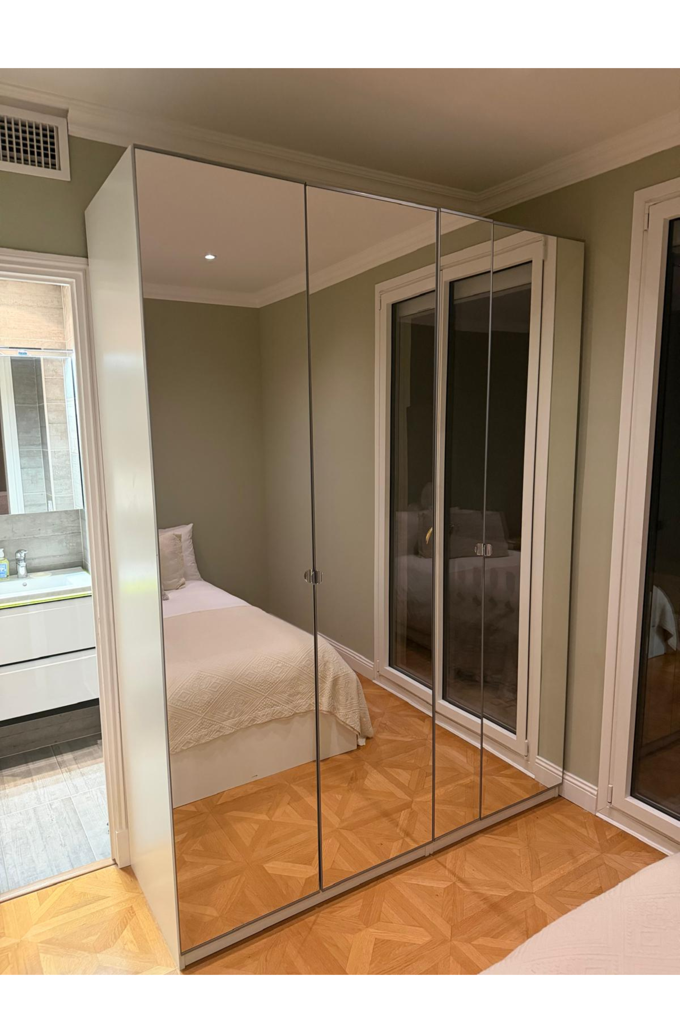 Contemporary Four-Door Mirrored Wardrobe