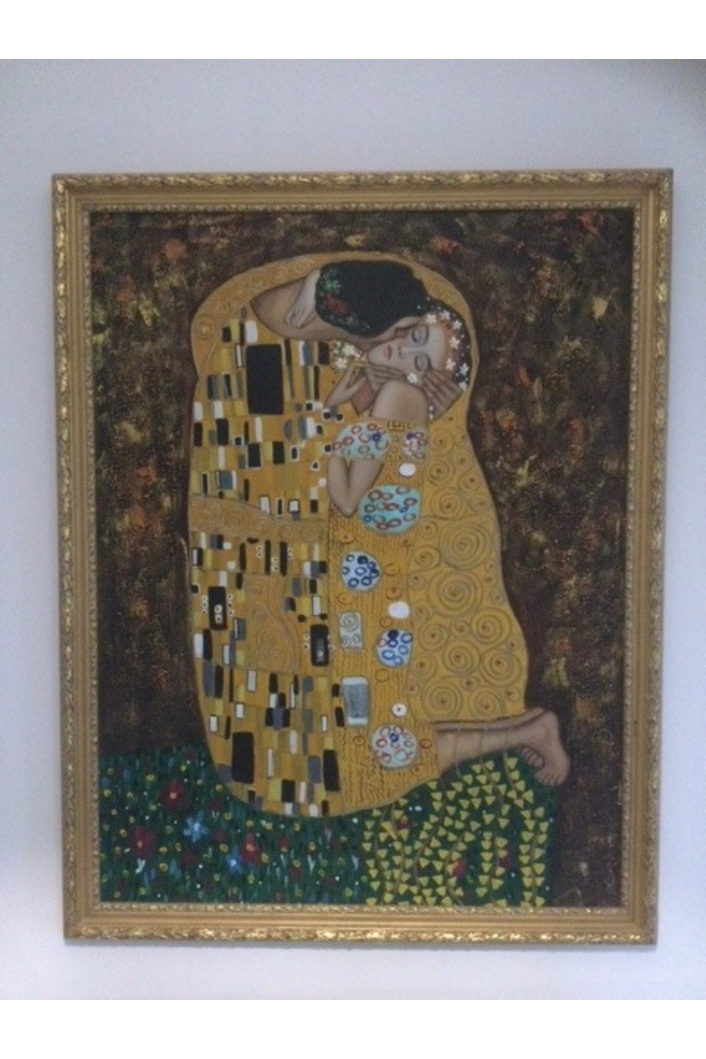 Gustav Klimt’s The Kiss – Framed High-Quality Replica - Meubles Monaco
