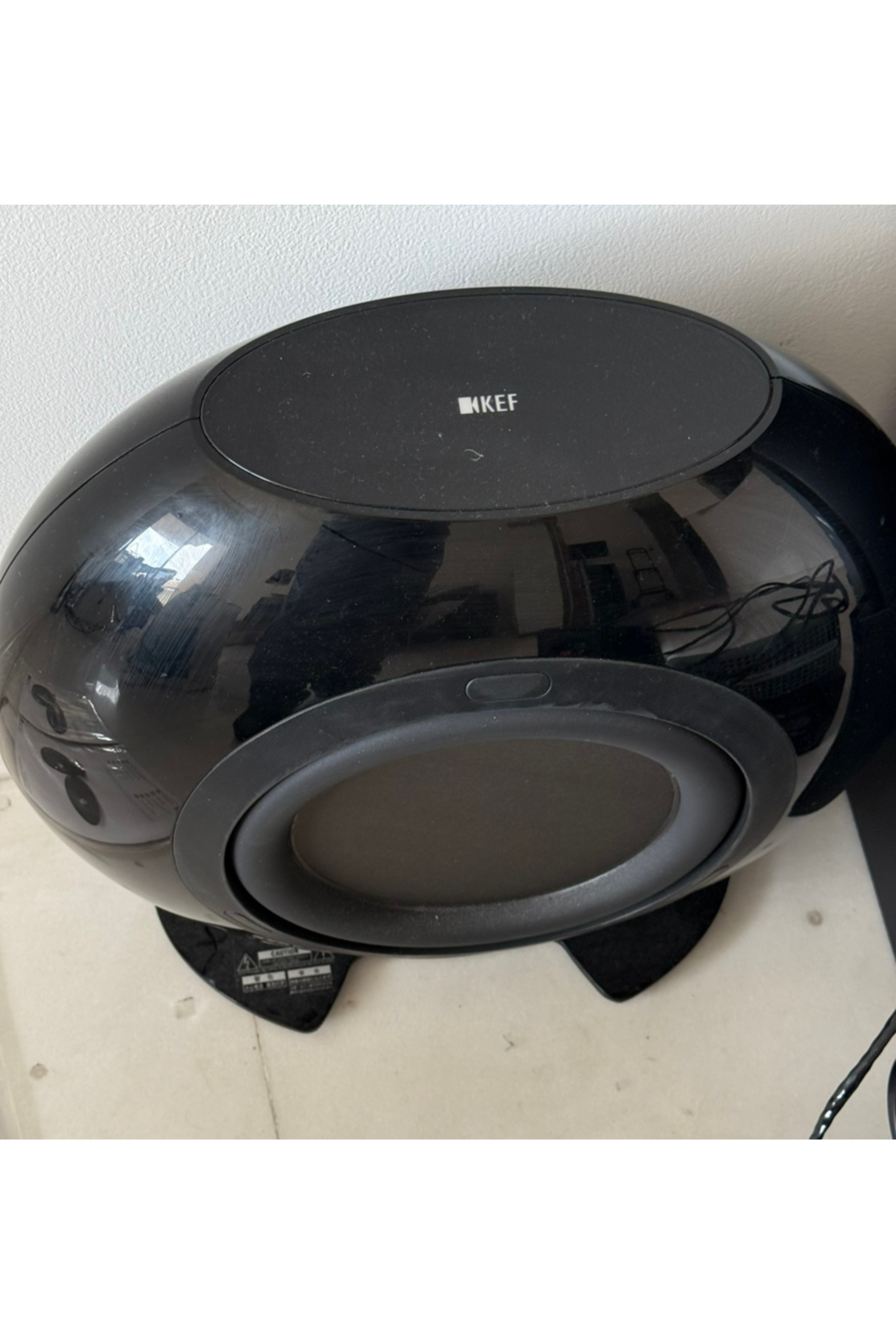 KEF KHT Series Home Cinema Speakers (Satellite & Subwoofer) - REDUCED - Meubles Monaco