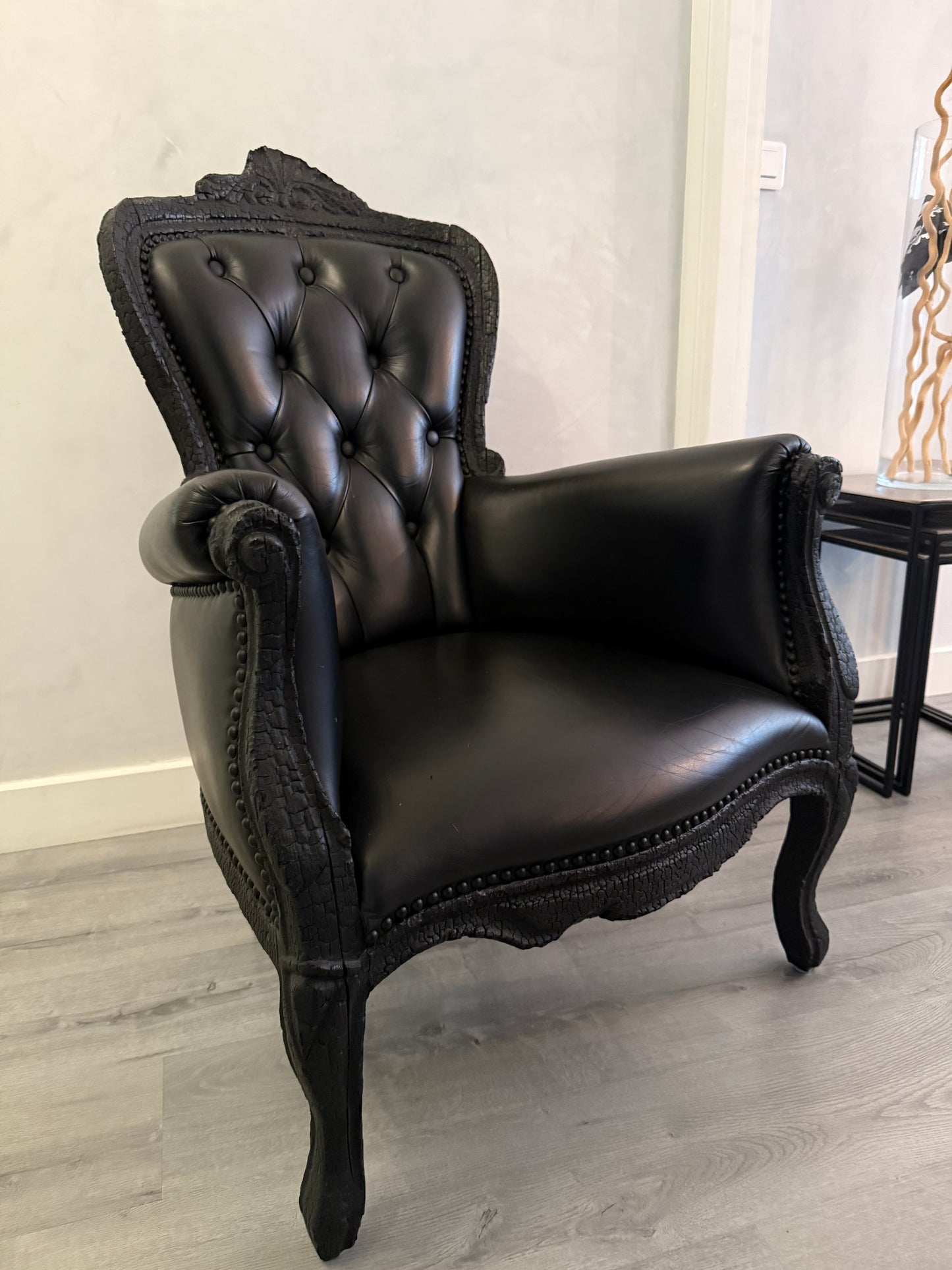 Second Hand Leather Armchair For Sale Monaco / Nice / Cannes / Antibes
