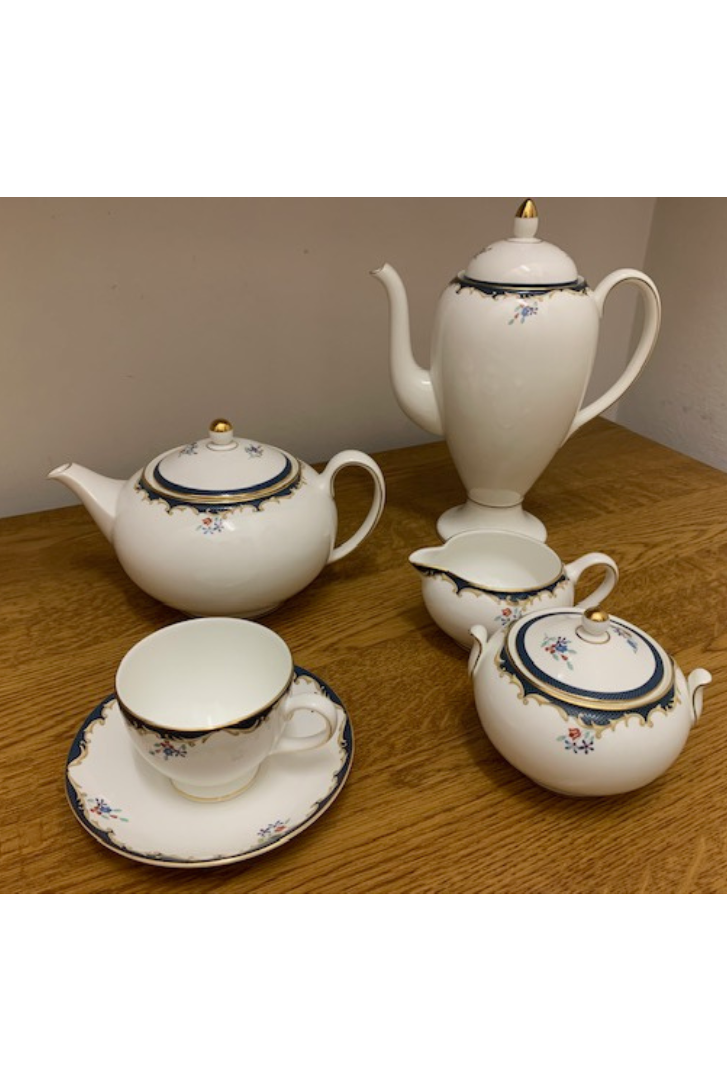 Wedgwood Chartley Tea & Coffee Set - Meubles Monaco