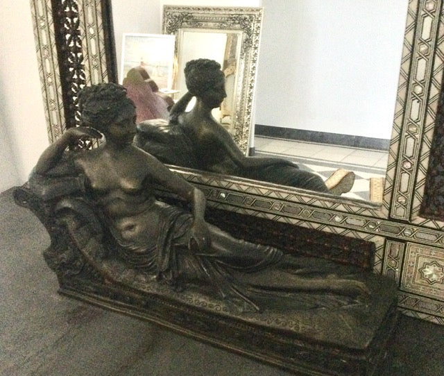 Neoclassical Bronze-Style Sculpture – Inspired by Canova’s Pauline Bonaparte - Meubles Monaco