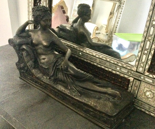 Neoclassical Bronze-Style Sculpture – Inspired by Canova’s Pauline Bonaparte - Meubles Monaco