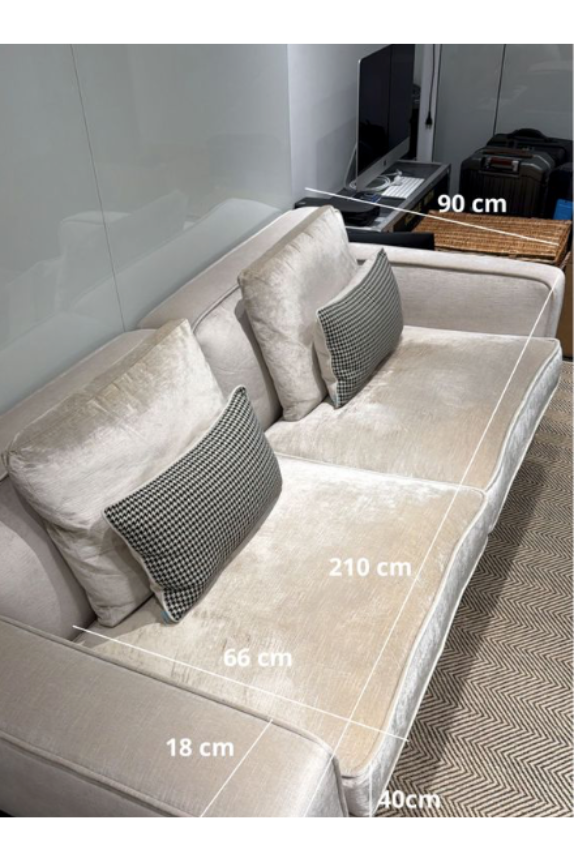 Maxalto 3-seater sofa by Giuseppe Caminiti, made in Italy, showcasing sleek upholstery and modern design in a stylish living room setting.