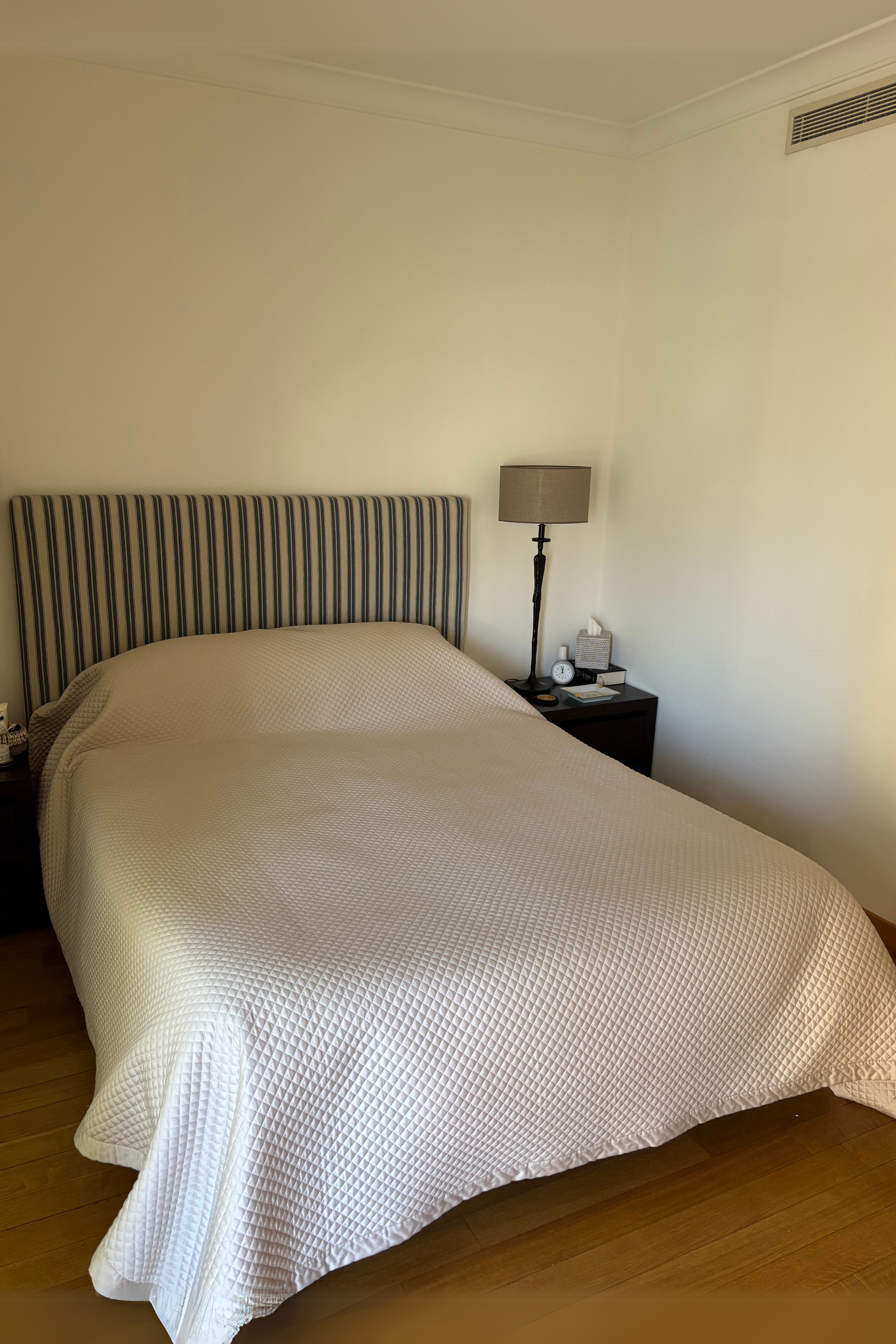 Second hand furniture and beds for sale in Monaco and south of France, nice, Antibes, Cannes 
