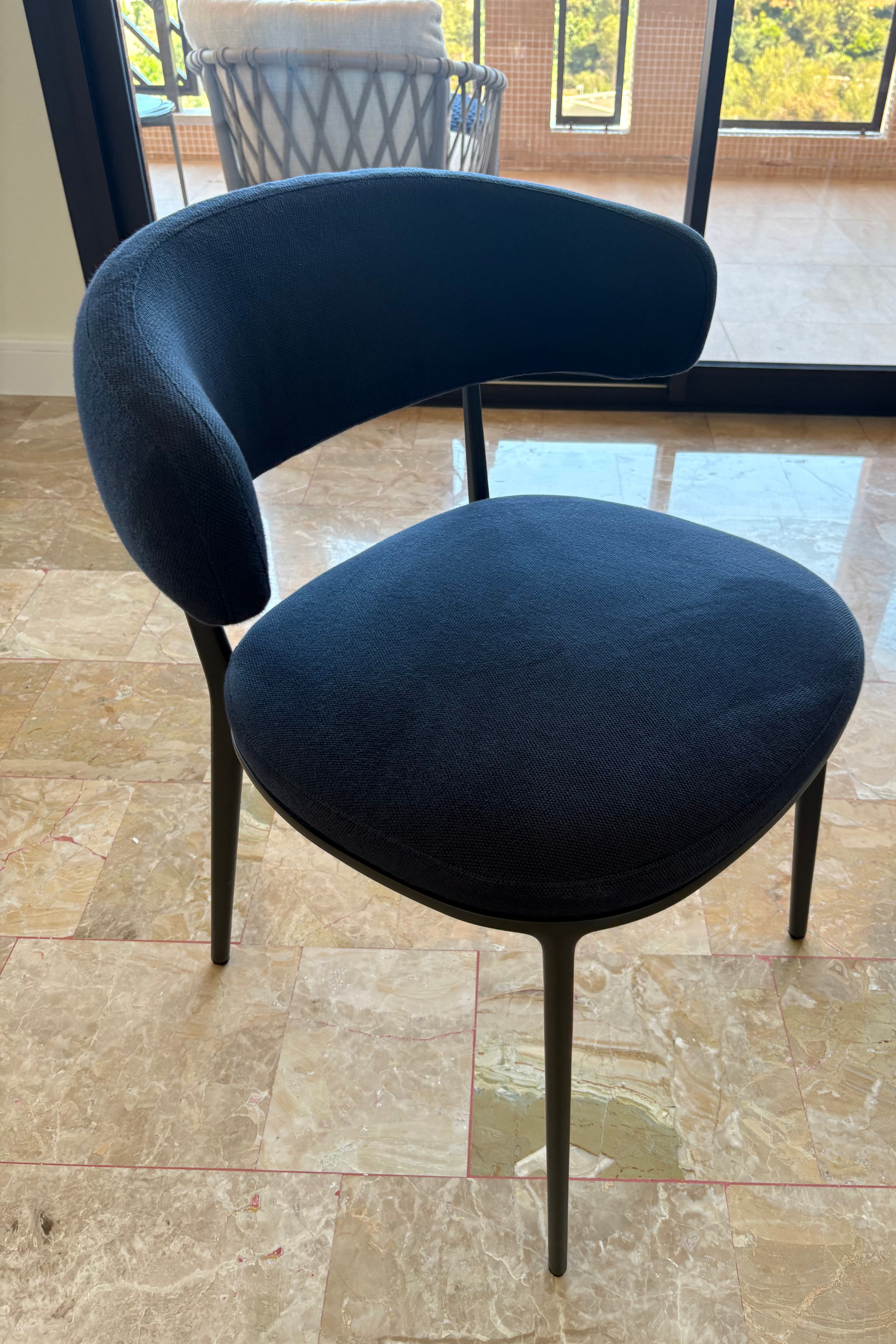 Set of 4 Contemporary Designer Dining Chairs