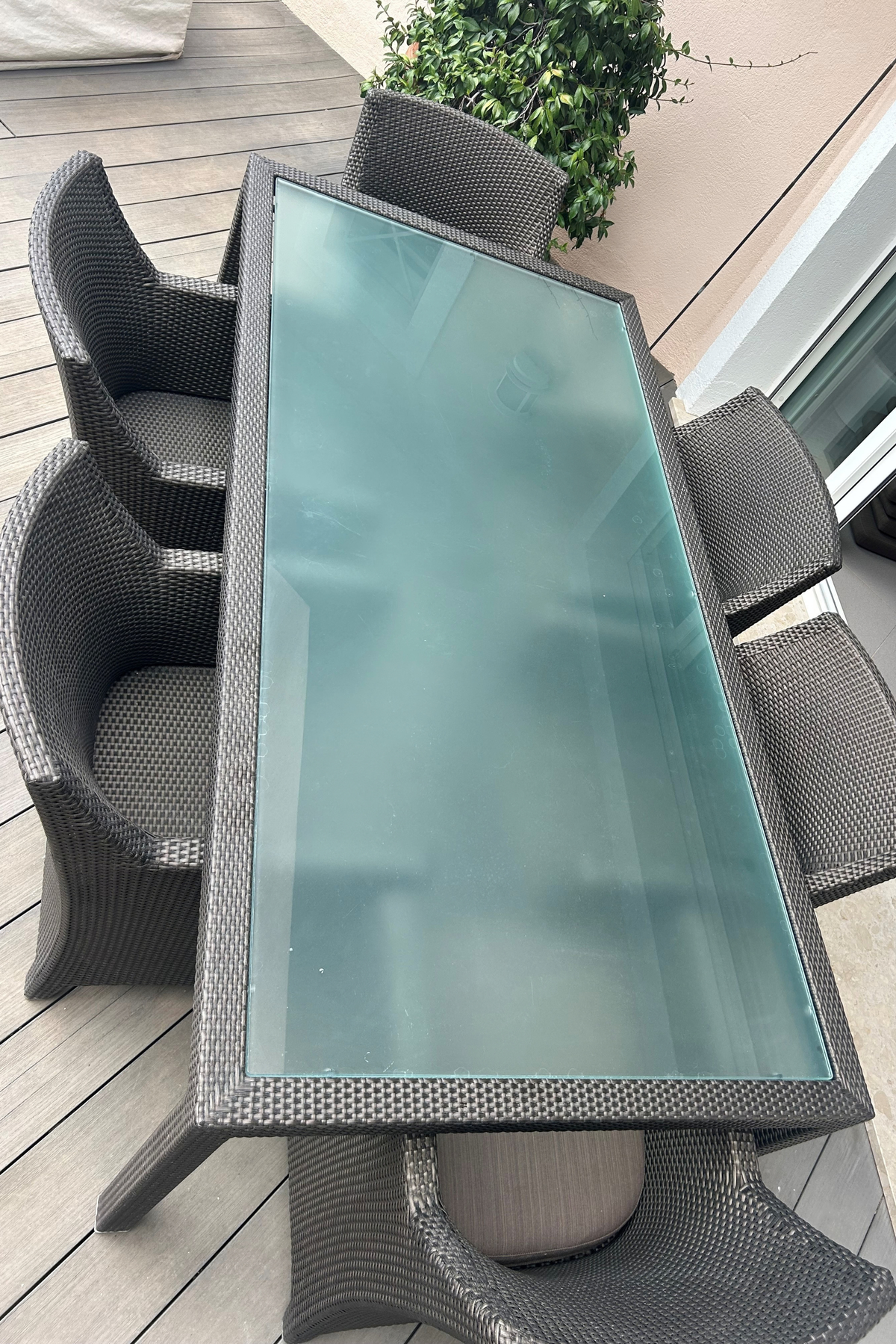 DEDON Outdoor Dining Table with 6 Armchairs