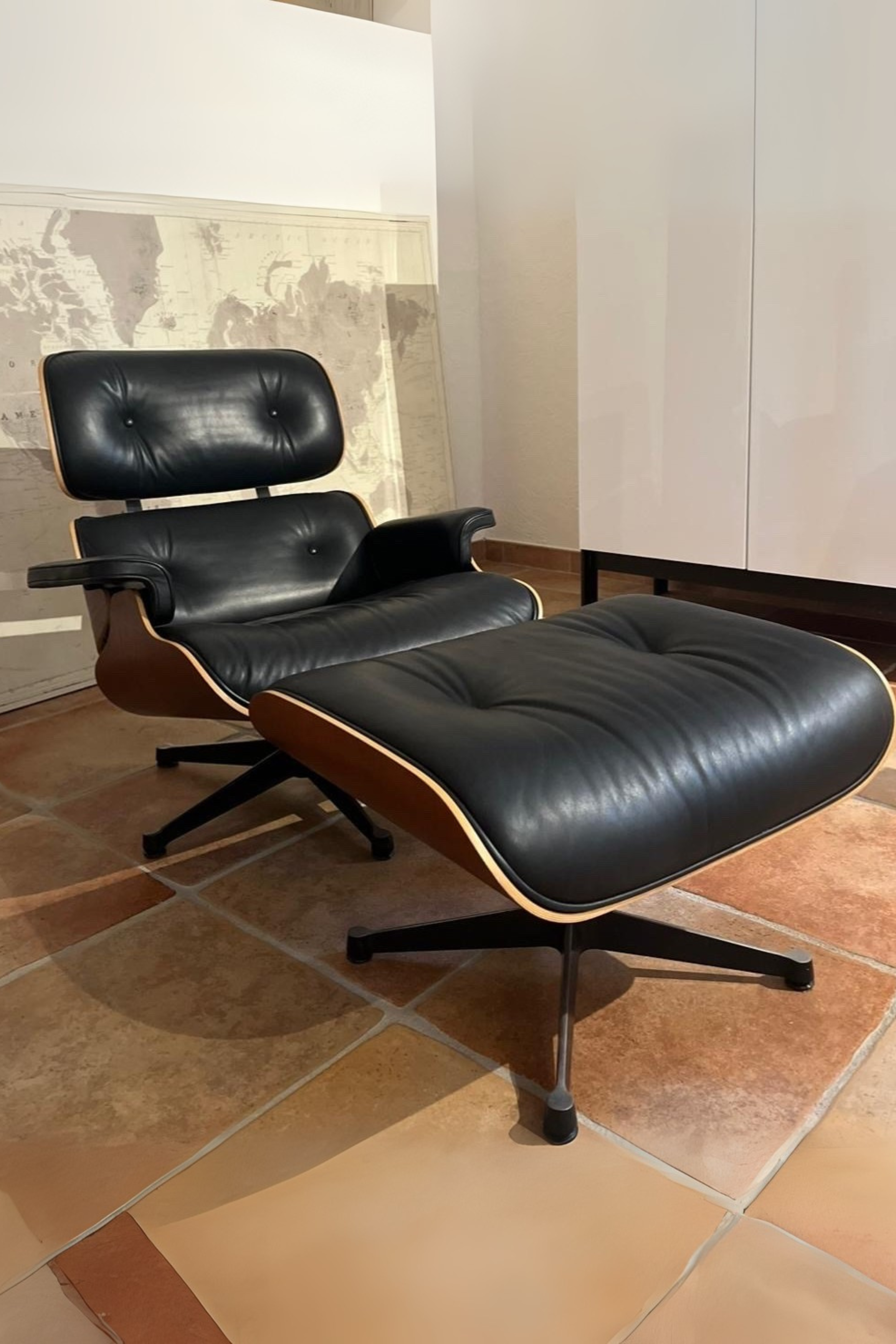 Eames Lounge Chair & Ottoman by Vitra - Meubles Monaco