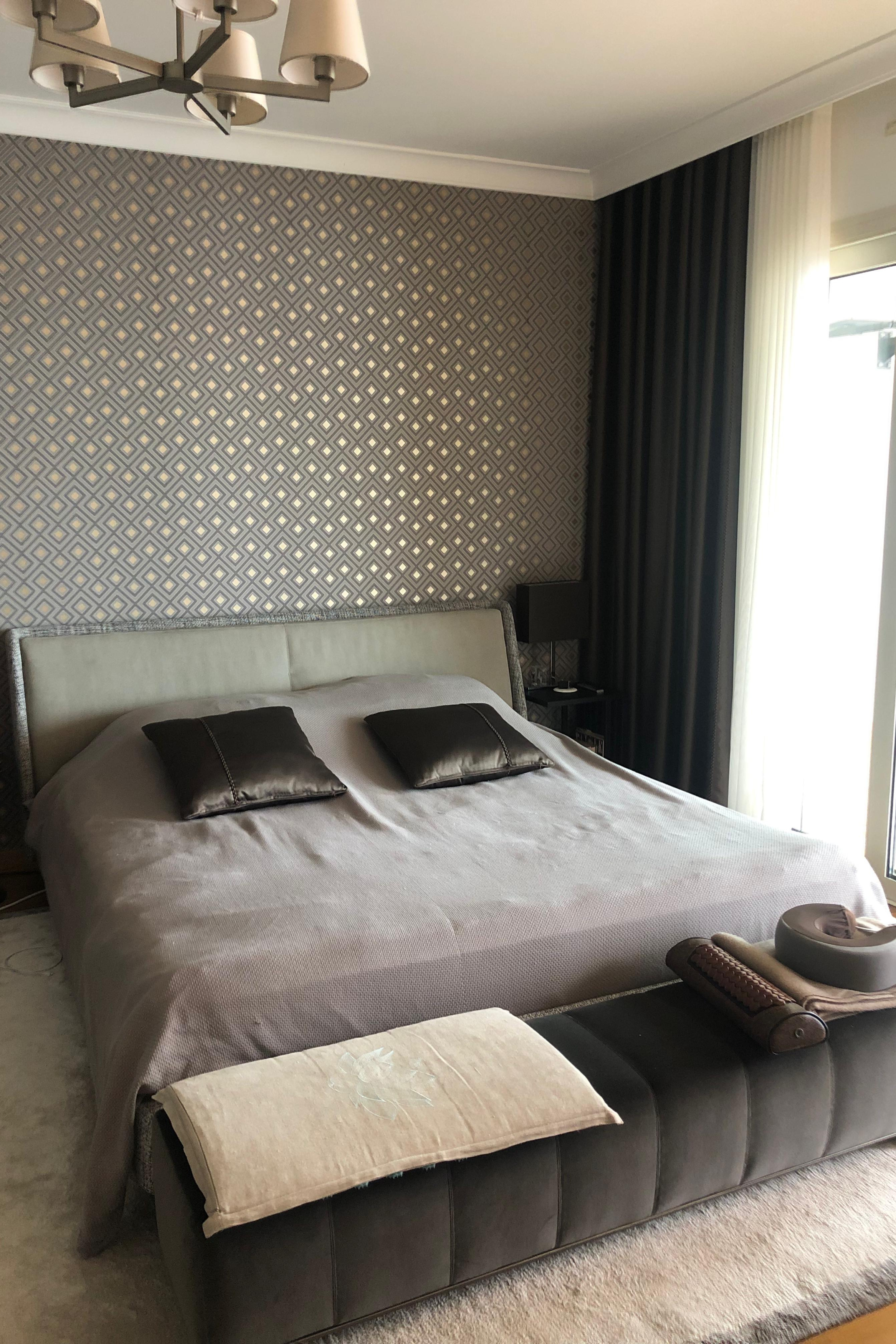 Minotti Spencer Bed with Mattress (180 x 200 cm)