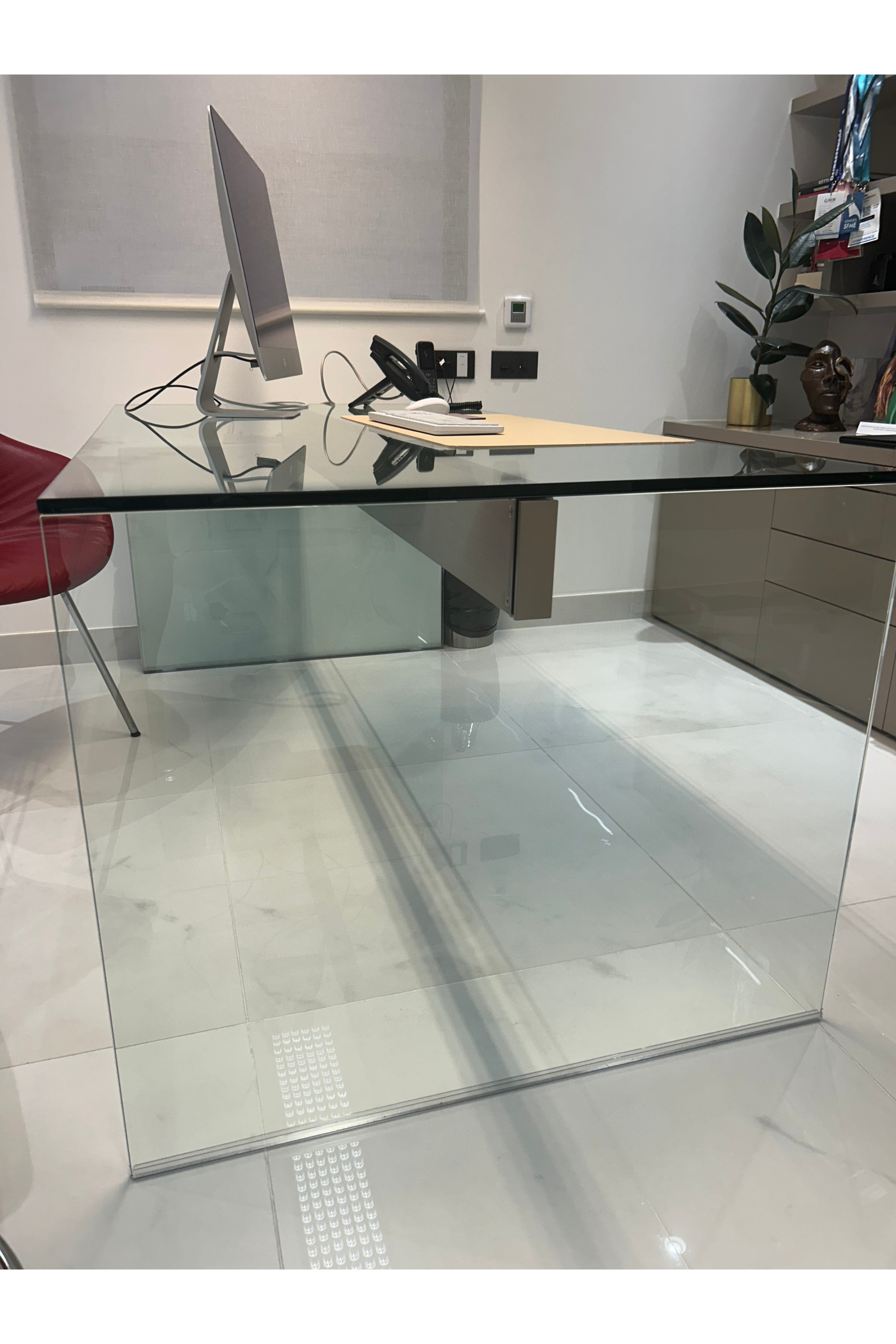Clear Glass Desk - Meubles Monaco