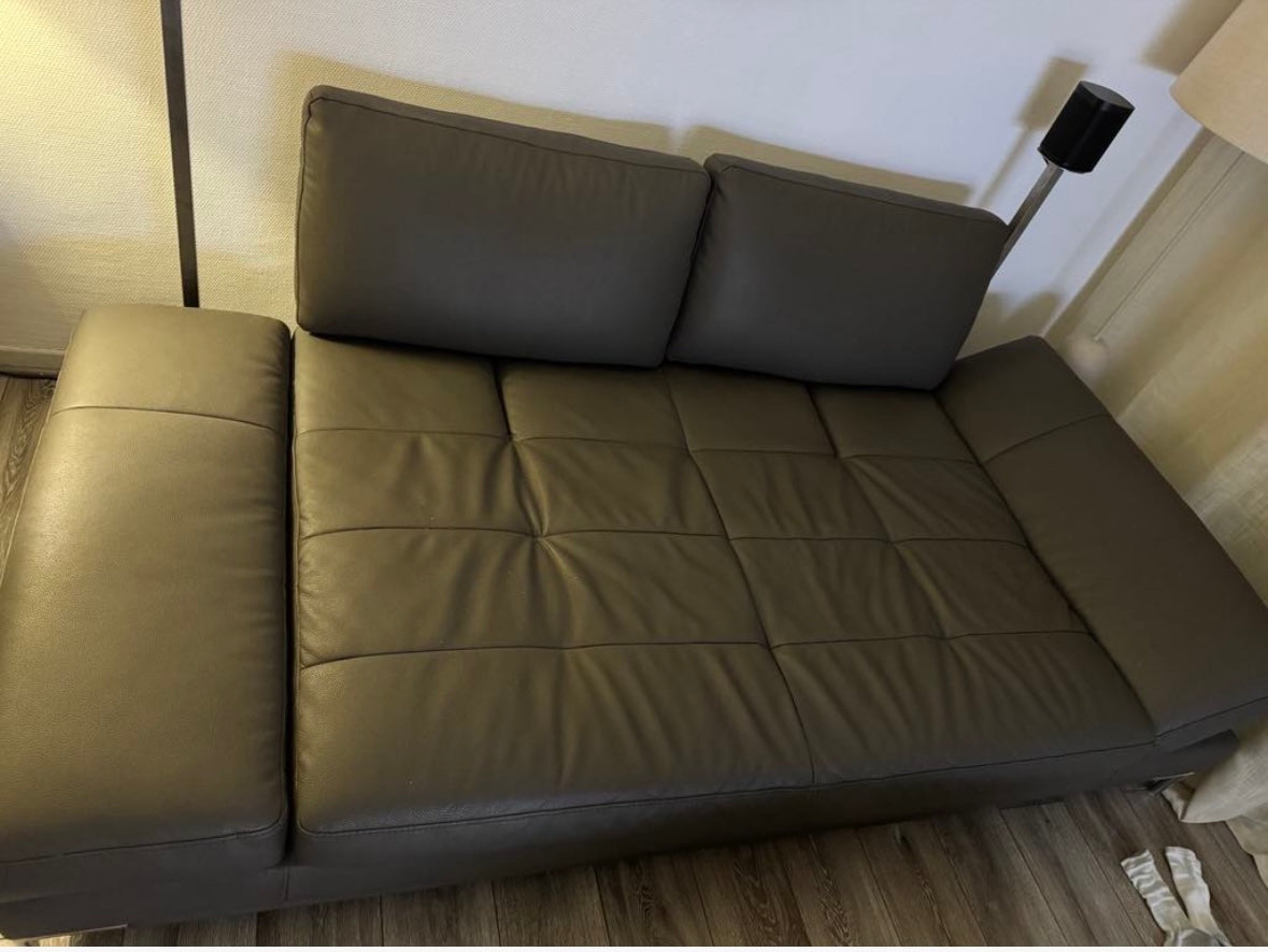 Second hand leather sofa monaco