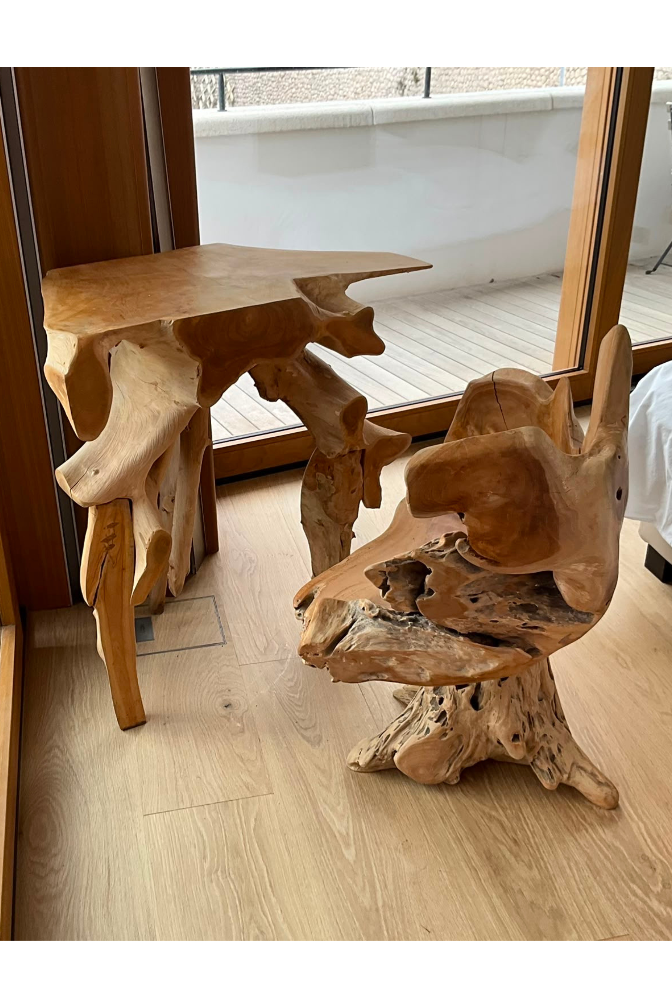 Coiffeuse et chaise sculpturales en bois massif