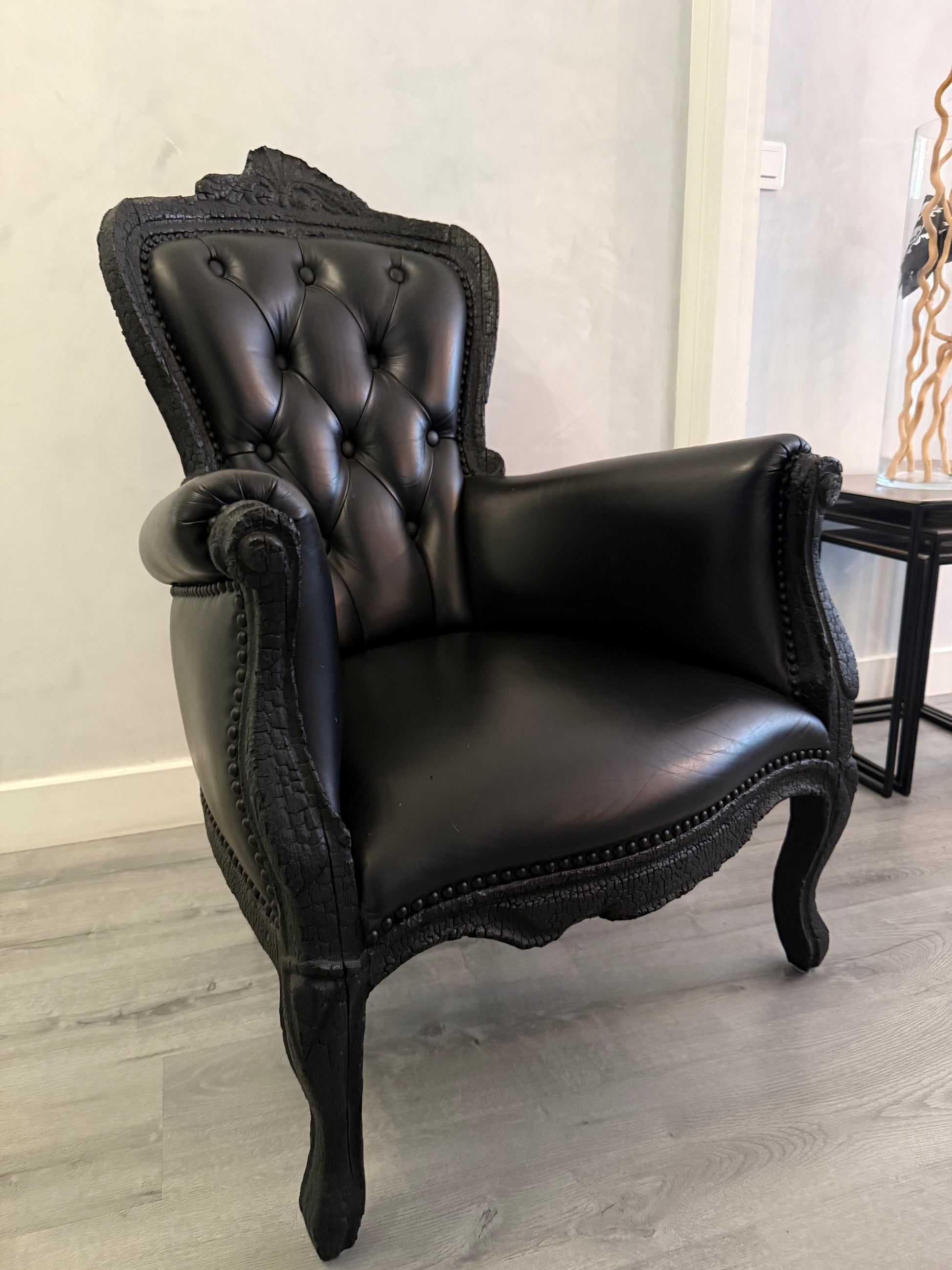 Second Hand Leather Armchair For Sale Monaco / Nice / Cannes / Antibes
