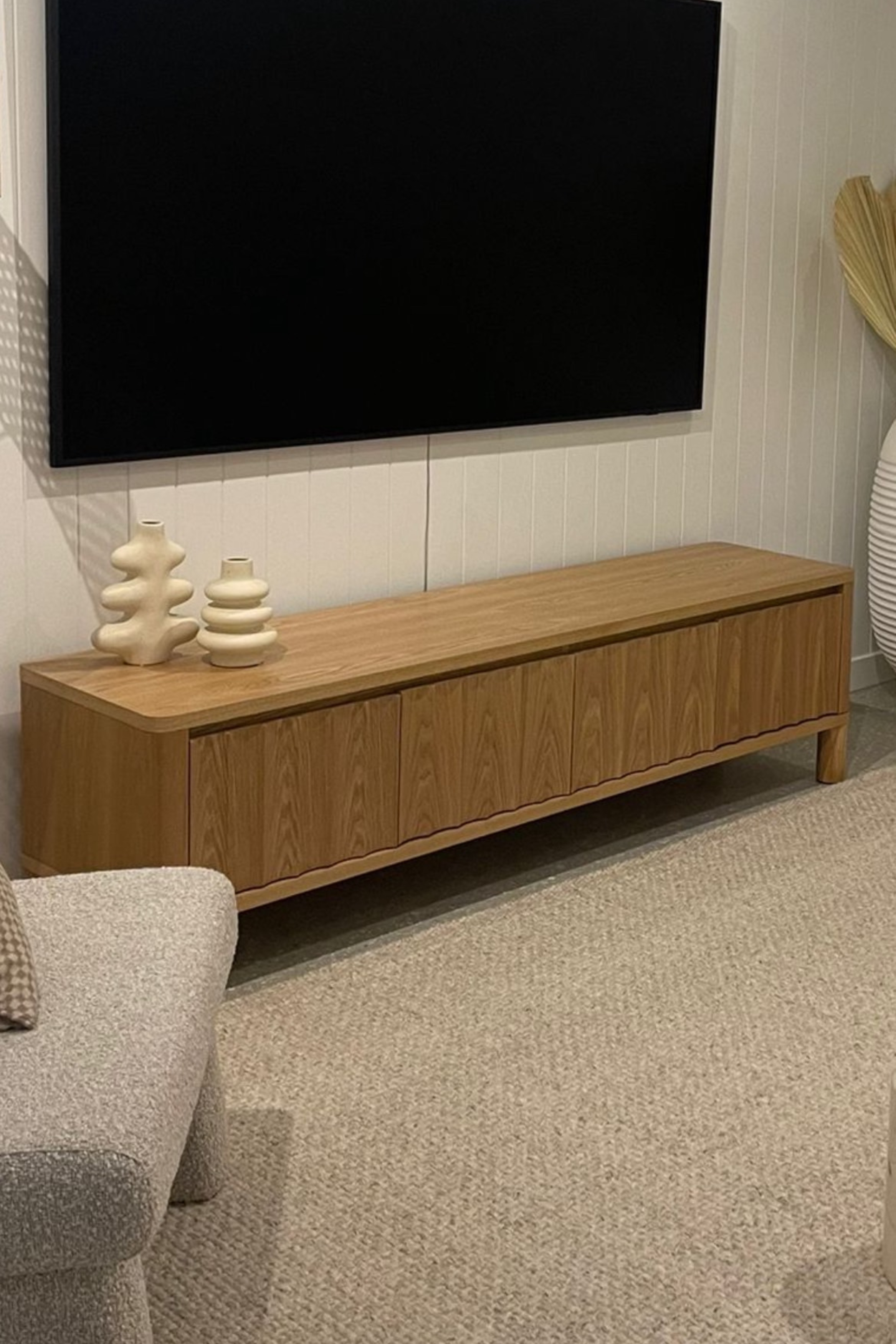 GlobeWest "Oliver" TV Console - Meubles Monaco
