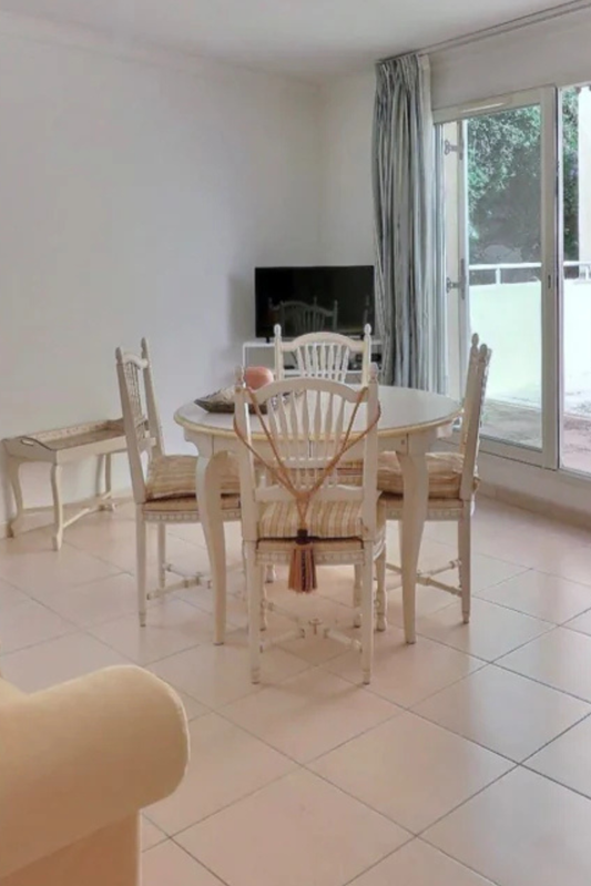 White Table and Chairs - Meubles Monaco