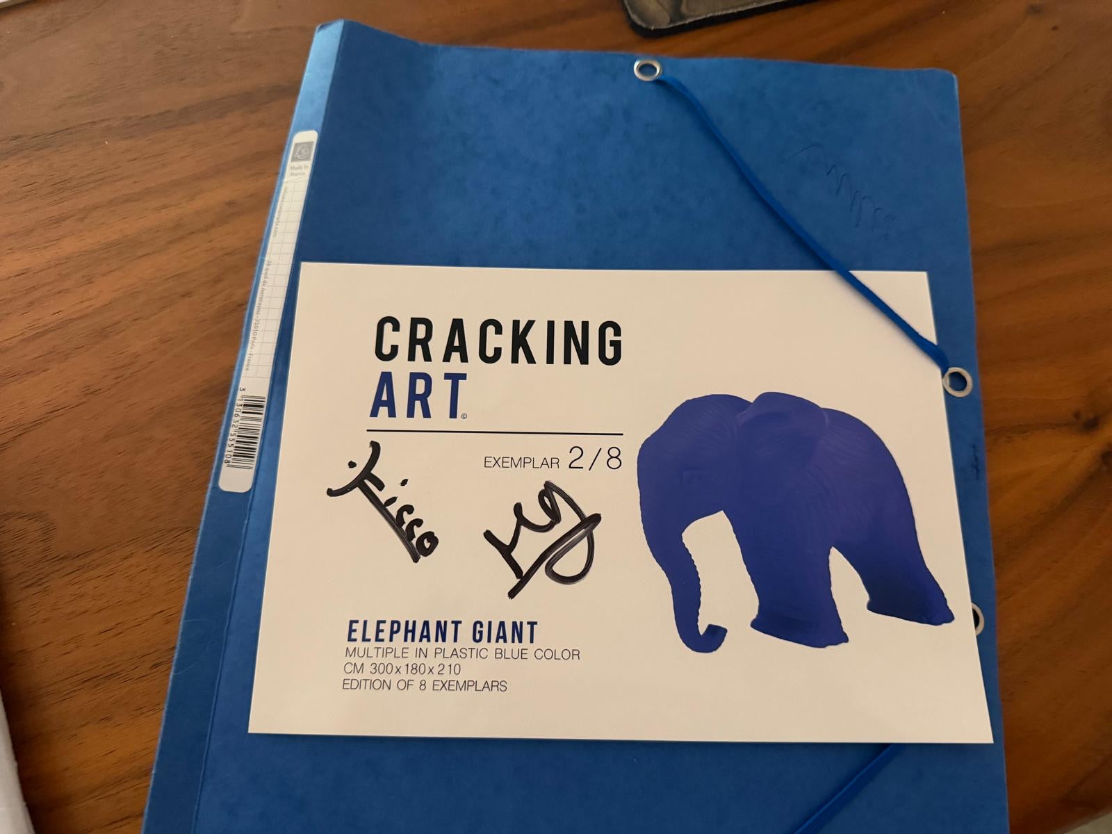 Cracking Art Giant Elephant – Limited Edition Monumental Sculpture in Electric Blue