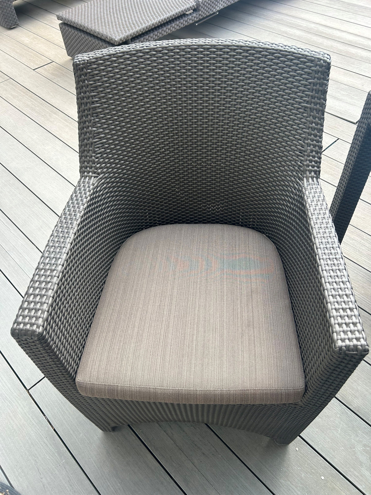 DEDON Outdoor Dining Table with 6 Armchairs