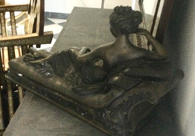 Neoclassical Bronze-Style Sculpture – Inspired by Canova’s Pauline Bonaparte - Meubles Monaco