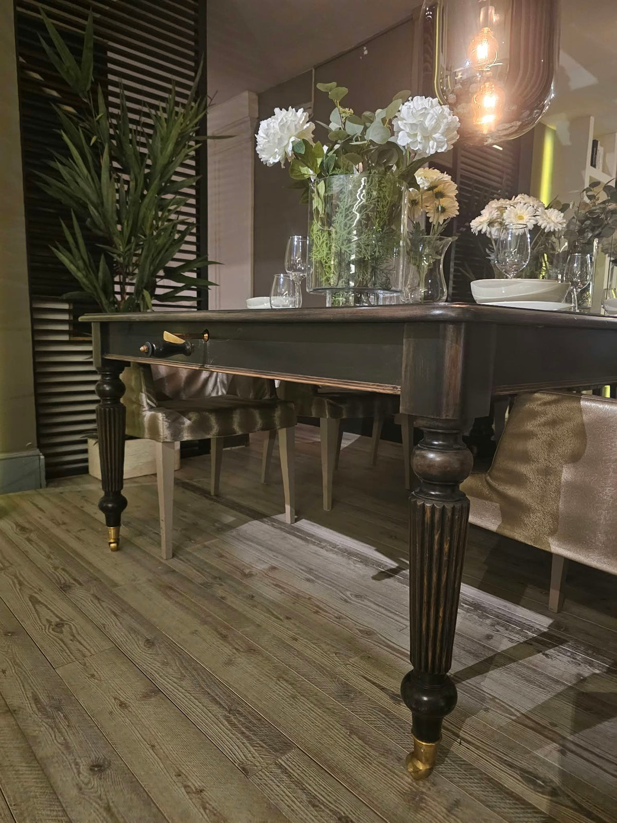 Meubles Arte Louis XV Extending Dining Table in Dark Walnut